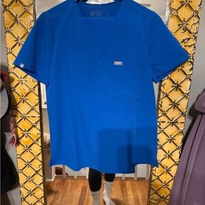 Figs set in Royal Blue